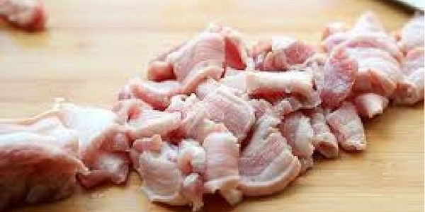 Thay vì nướng thịt bằng cách thông thường, bạn vẫn có ngay một món thịt ngon và hấp dẫn khi nướng bằng lò vi sóng