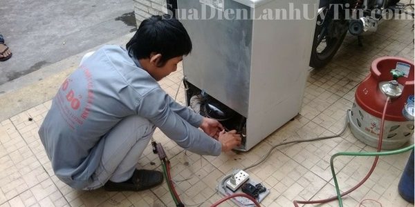 Kiểm tra và châm gas mới cho tủ lạnh